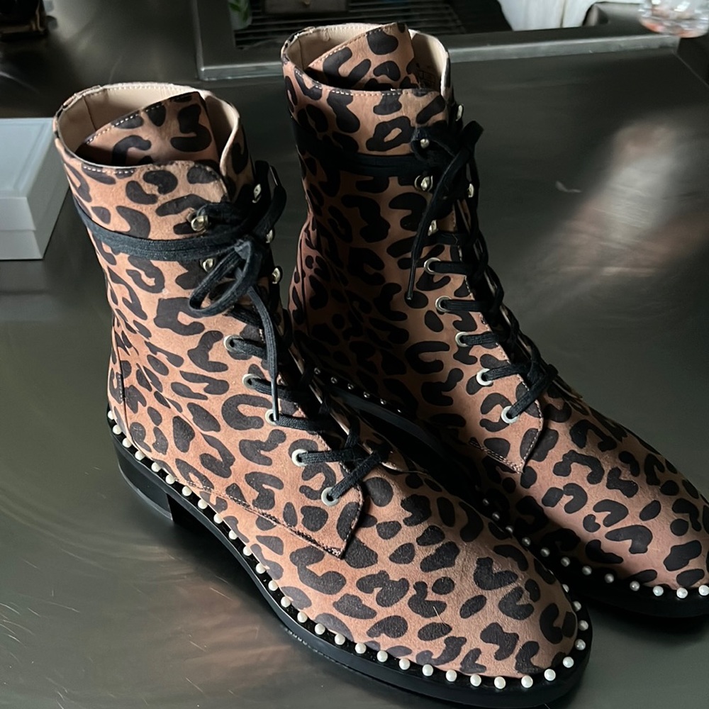 Brand new with tags Stuart Weitzman leopard booties